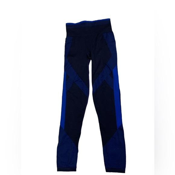 Pink Victoria’s Secret Cool & Comfy Seamless Leggings Size small - Picture 4 of 4